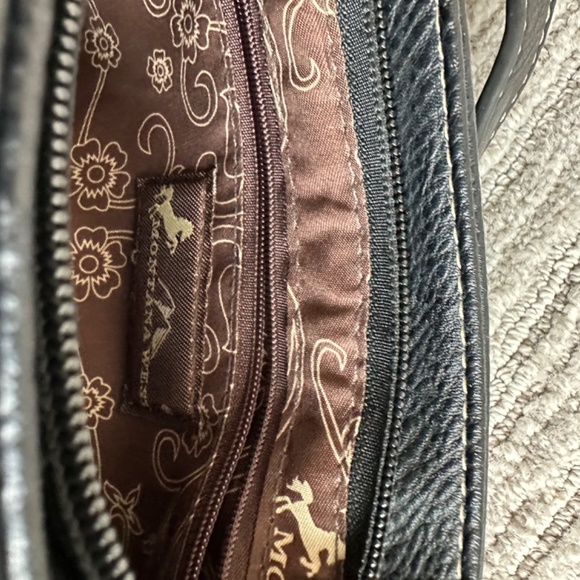 Montana west small purse/concealed weapon bag - Picture 3 of 8